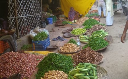 महंगी सब्जी ने बिगाड़ा गरीब की रसोई का जायका