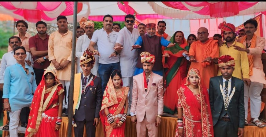 15 जोड़ों ने एक दूसरे को वरमाला पहनाकर आजीवन साथ निभाने की खाई कसमें