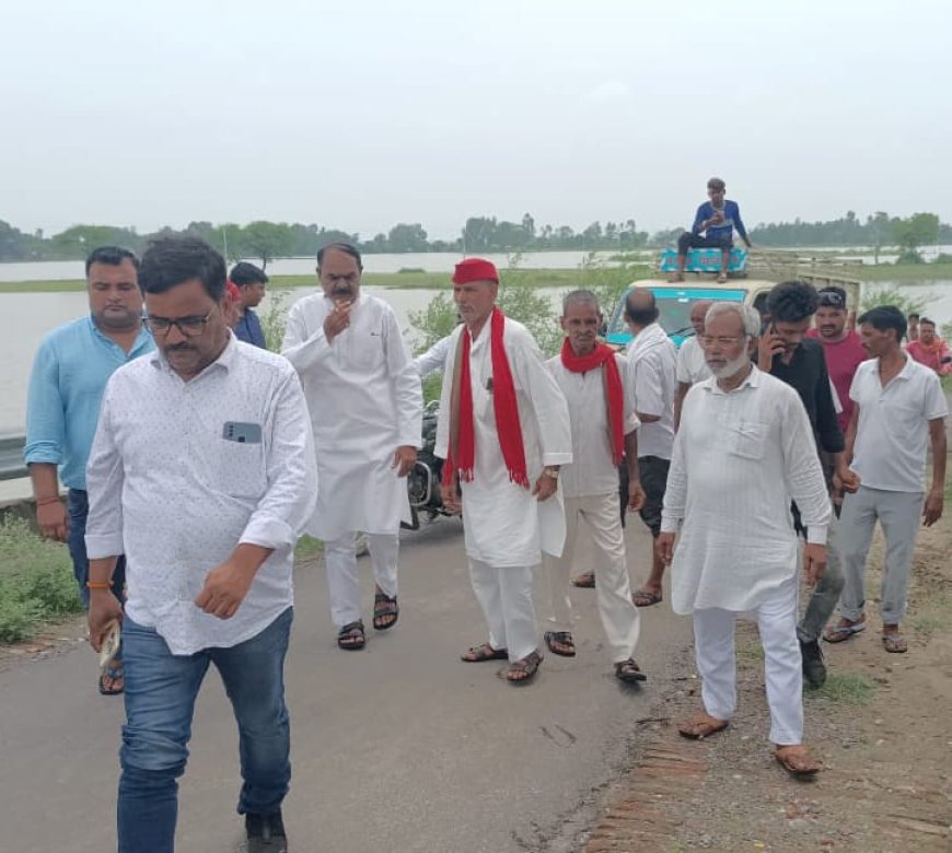 पूर्व विधायक गोमती यादव ने बाढ़ ग्रस्त क्षेत्र का किया दौरा