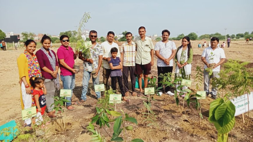 संस्था होप एण्ड हेल्प फाउंडेशन के सदस्यों ने पर्यावरण संरक्षण के अंतर्गत किया वृक्षारोपण