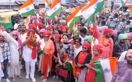 संघर्ष सेवा समिति द्वारा आयोजित तिरंगा यात्रा में उमड़ा जनसैलाब