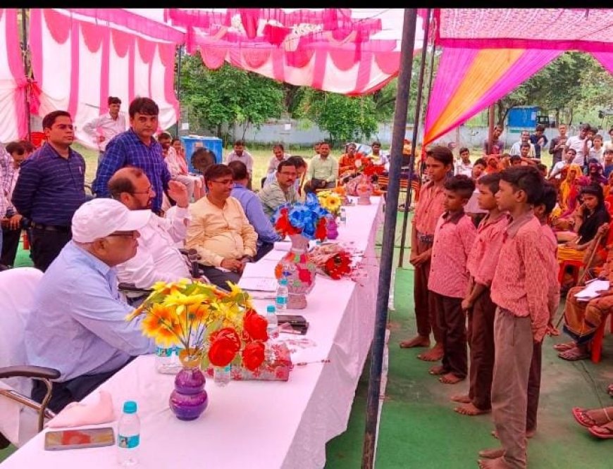 ग्राम पसवारा में जन चौपाल  लगाकर   ग्रामीणों की समस्याओं को सुना