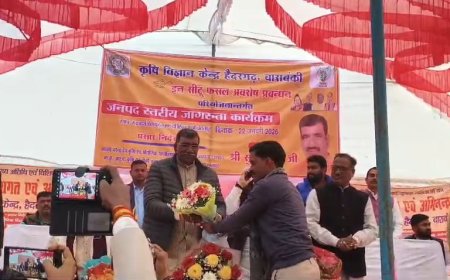 रुद्र ब्रदर्स फ्रेश  फ्रूट्स एंड वेजिटेबल फार्म दौलतपुर में पहुंचे राज्य कारागार मंत्री सुरेश राही।