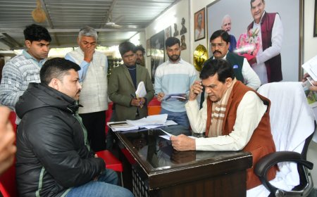 जनसुनवाई में घूस की बात सुन मंत्री ने दिखाए सख्त तेवर,दोषियों पर गिरी गाज