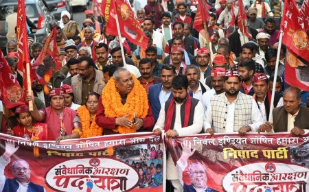 जनपद कुशीनगर से कैबिनेट मंत्री डॉ. संजय कुमार निषाद ने  संवैधानिक अधिकार पदयात्रा की शुरुआत की