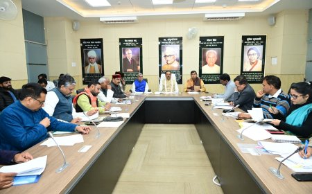 उप मुख्यमंत्री केशव प्रसाद मौर्य की अध्यक्षता में शिक्षा विभाग के  प्रकरणों के निस्तारण हेतु उच्च स्तरीय बैठक हुयी सम्पन्न