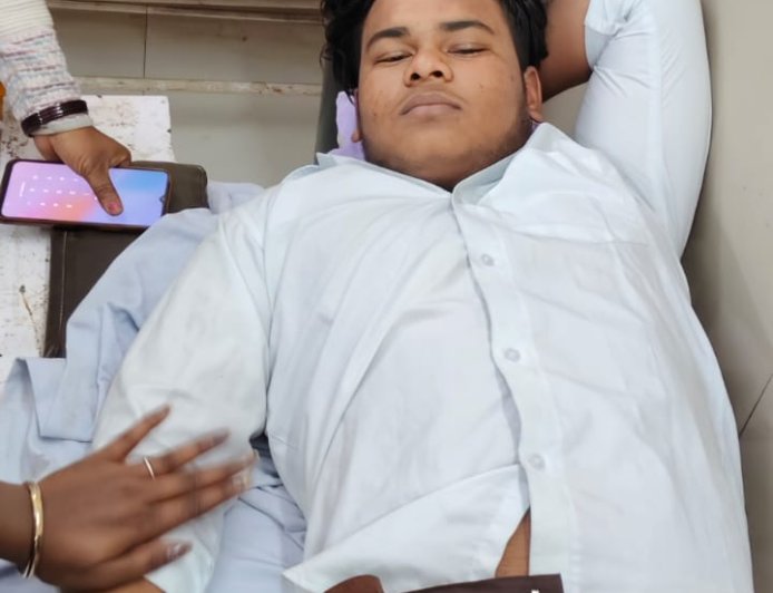 पनवाड़ी में दबंगों की दबंगई, छात्र को गोली मारकर किया घायल