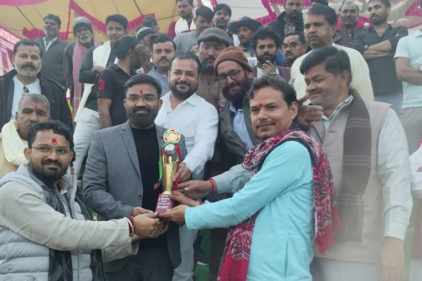 एपीएल प्रीमियर लीग–2026 फाइनल: आगरा ने ब्रदर्स इलेवन पनवाड़ी को 3 रनों से हराया, रोमांच चरम पर