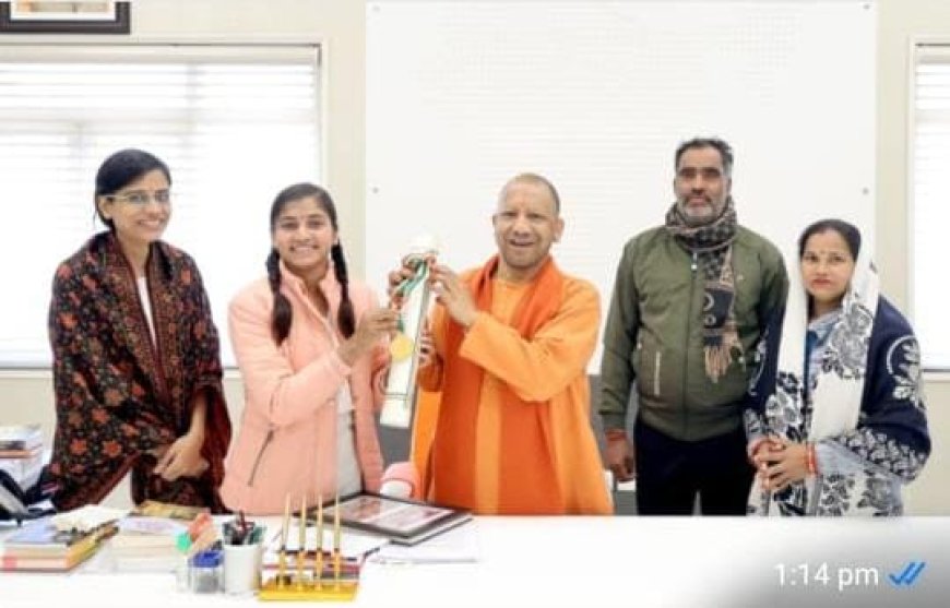 बालिका शिक्षा की मिसाल बनीं पूजा पाल मुख्यमंत्री से मिला आशीर्वाद