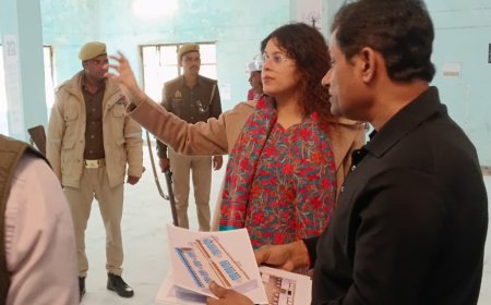 जिला पुस्तकालय के नवीनीकरण कार्य का जिलाधिकारी ने किया निरीक्षण, आधुनिक सुविधाएं उपलब्ध कराने के निर्देश