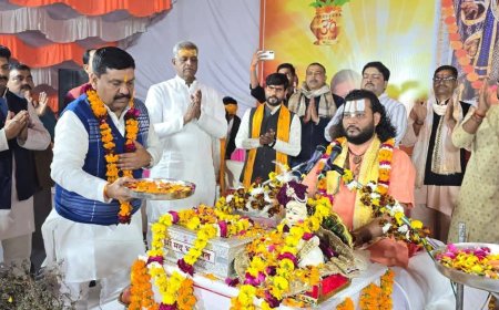 पूर्व मंत्री अरविंद सिंह गोप ने भगवान श्री हरि जी महाराज का दर्शन पूजन कर आशीर्वाद प्राप्त किया