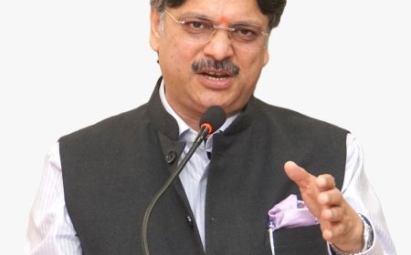 डॉ. राजेश्वर सिंह ने ए आई को बताया वैश्विक परिवर्तन का निर्णायक क्षण, कहा - एआई से बदलेगा विकास, शासन और रोजगार का स्वरूप