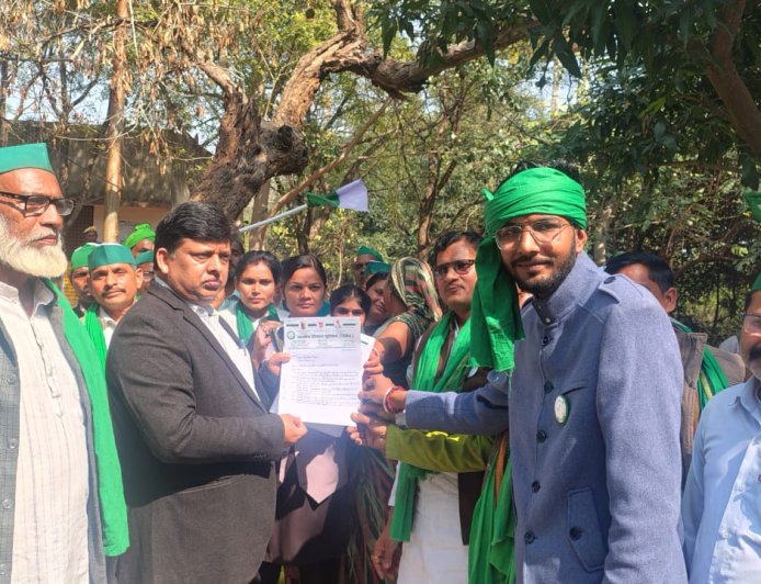 भारत-अमेरिका कृषि समझौता रद्द करने की मांग, राष्ट्रपति को संबोधित ज्ञापन एसडीएम को सौंपा