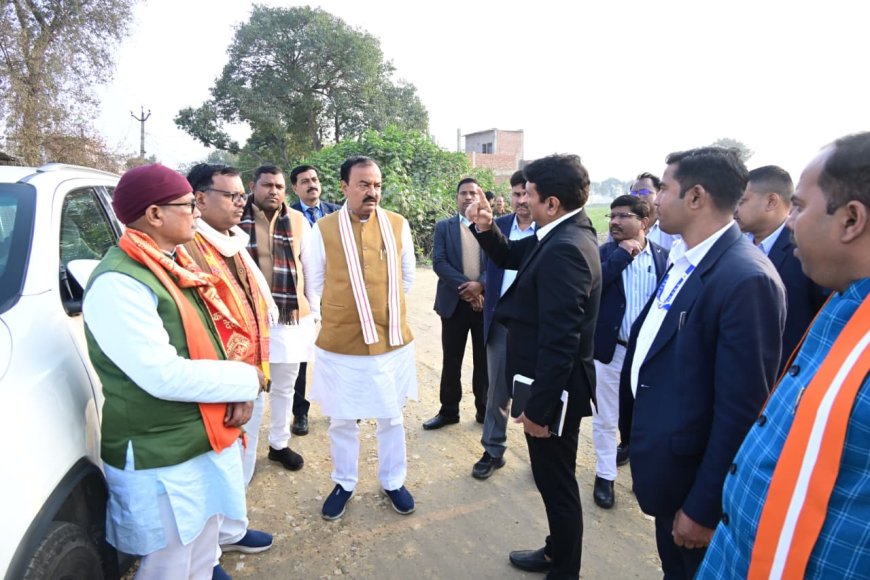 उप मुख्यमंत्री केशव प्रसाद मौर्य ने  तीर्थ यात्रियों के लिए नव निर्मित विश्रामालय का किया निरीक्षण 