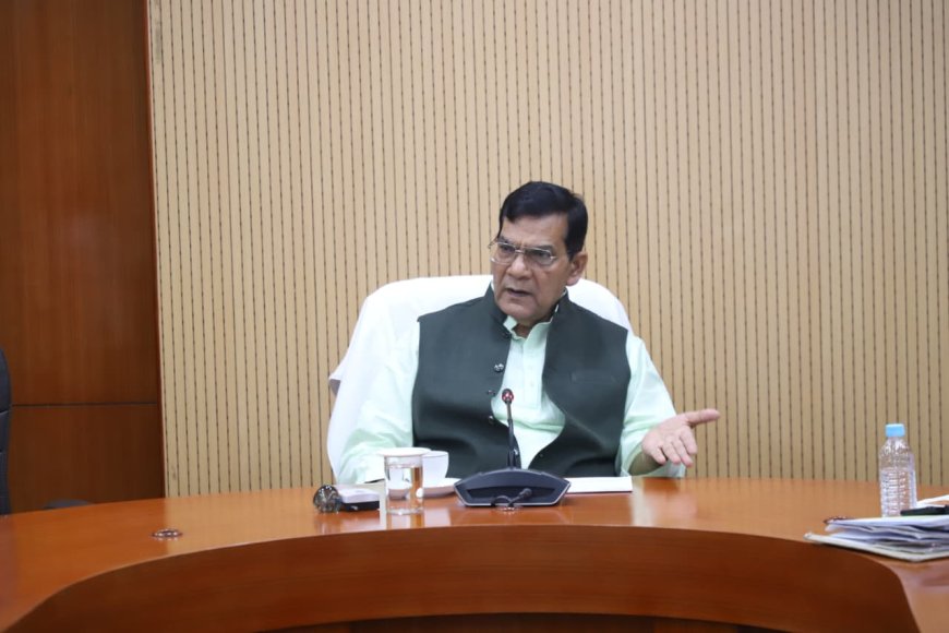 नगर विकास एवं ऊर्जा मंत्री ए. के. शर्मा की अध्यक्षता में वन ट्रिलियन इकोनॉमी के लक्ष्य को प्राप्त करने हेतु हुई समीक्षा बैठक