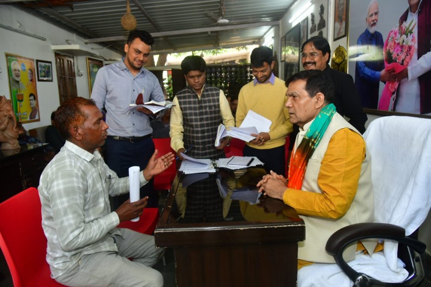 मंत्री ए के शर्मा ने जनसुनवाई में पहुंचे नागरिकों की समस्याओं को प्राथमिकता, समयबद्ध व गुणवत्तापूर्ण निस्तारण के निर्देश