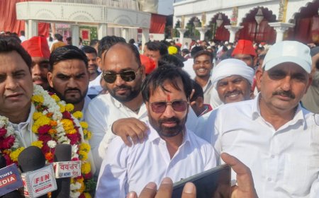 चेयरमैन प्रतिनिधि अयाज़ खान व ईओ राजेश चौधरी ने सफाई कर्मचारी संचारी रोग नियंत्रण अभियान में योगदान देने वाले को किया सम्मानित 