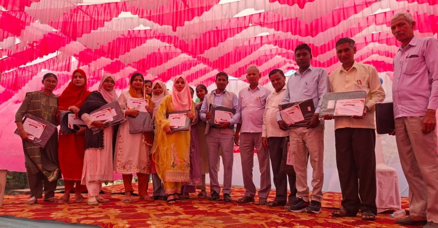 आइडियल इंटर कॉलेज का वार्षिकोत्सव बड़ी धूमधाम से मनाया गया एवं अंकतालिका वितरण की गई